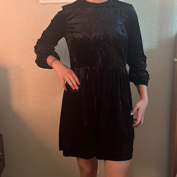 Black velvet babydoll dress - Picture 4 of 4